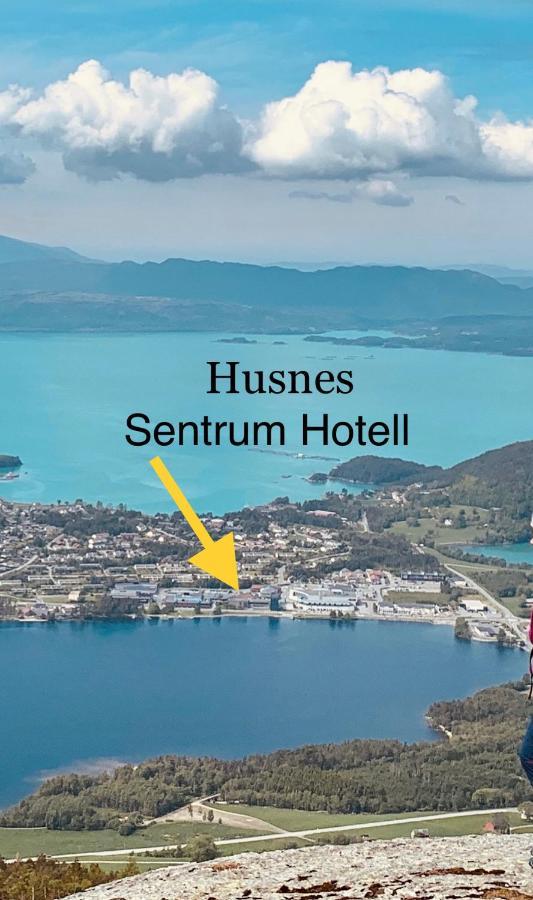 Husnes Sentrum Hotell Bagian luar foto