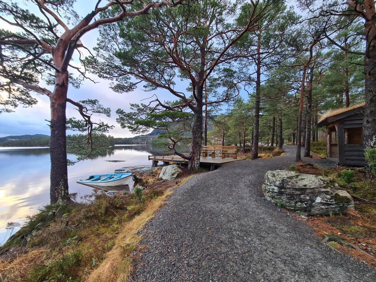 Husnes Sentrum Hotell Bagian luar foto