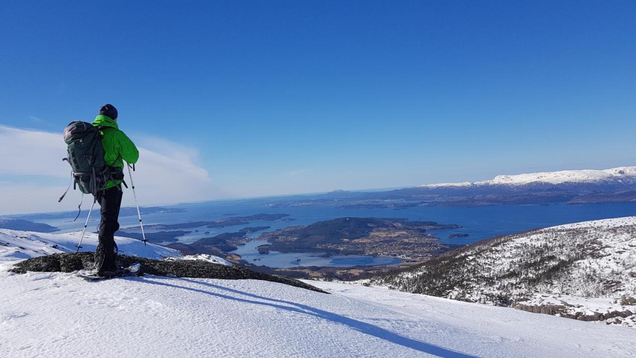 Husnes Sentrum Hotell Bagian luar foto