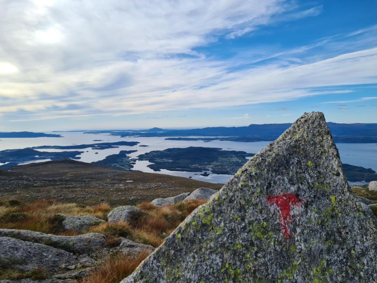 Husnes Sentrum Hotell Bagian luar foto