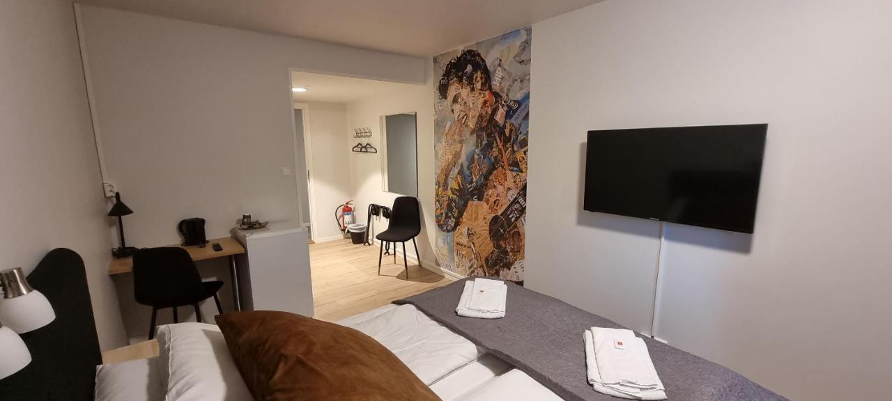 Husnes Sentrum Hotell Bagian luar foto