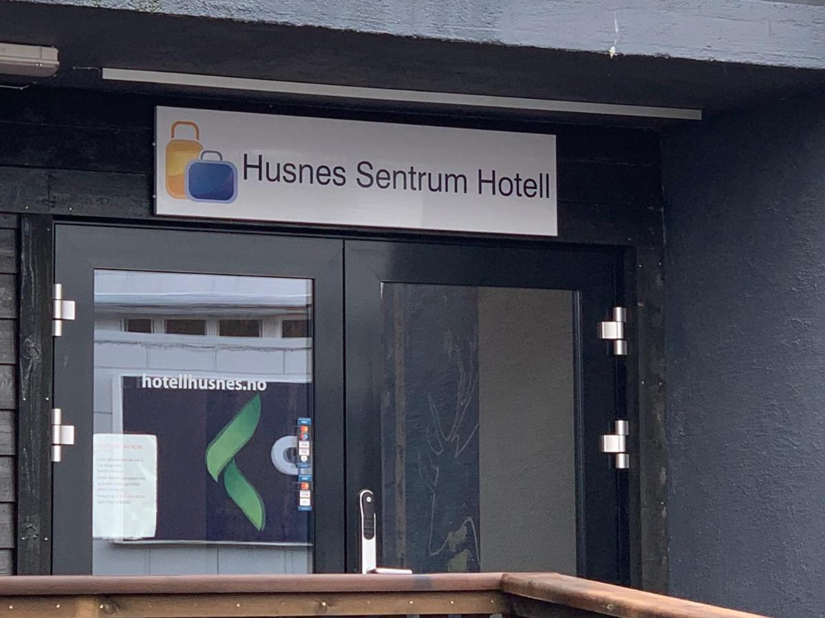 Husnes Sentrum Hotell Bagian luar foto