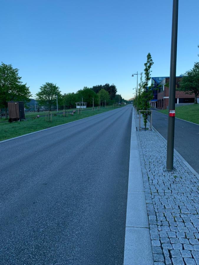 Husnes Sentrum Hotell Bagian luar foto